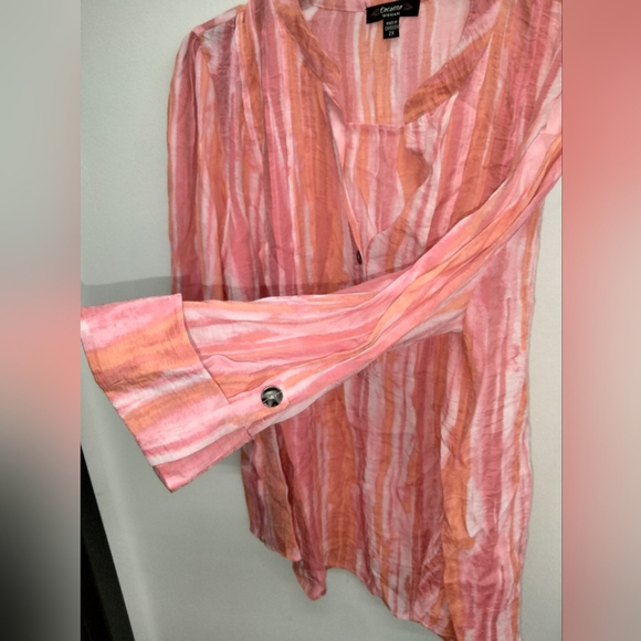 Cocomo Woman (Size 2X) Multicolor Button V-Neck Cut Roll Tab Sleeve Tunic Blouse - Picture 3 of 6